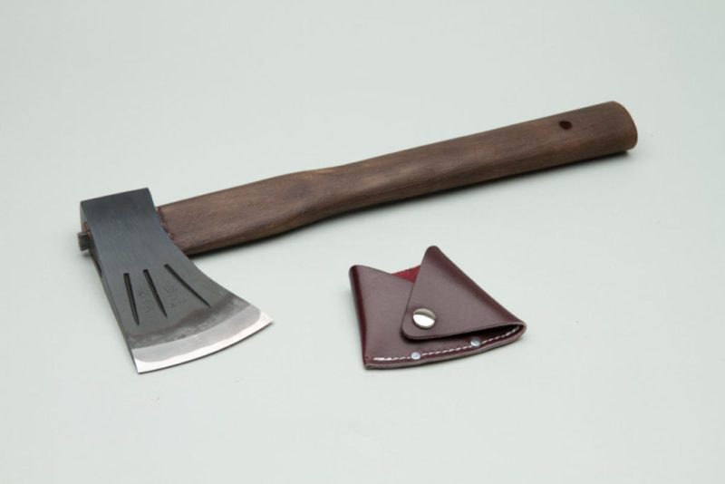 Hache japonaise en forme Trade Axe avec étui 78mm